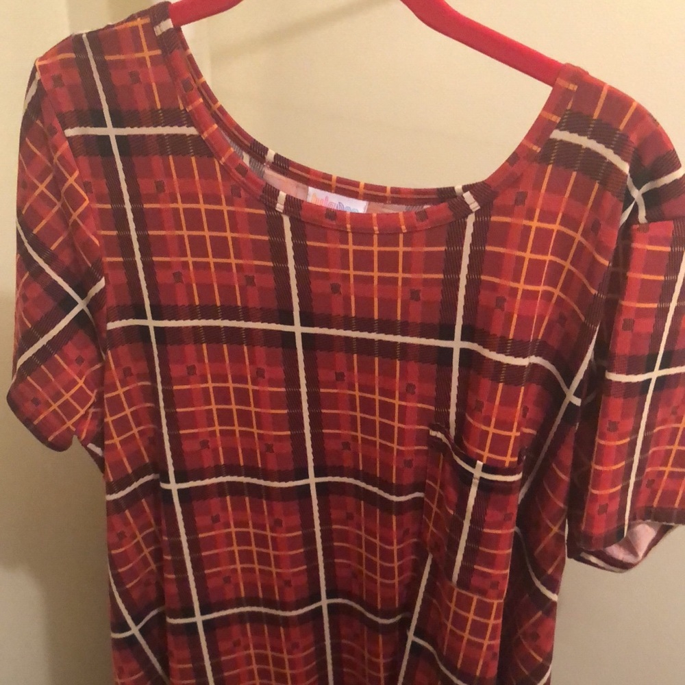LuLaRoe plaid elegant Carly L NWOT
